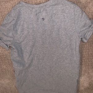 Lululemon shirt size 2